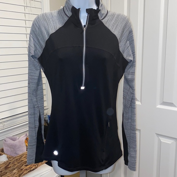 Women’s Athleta long sleeved black and grey pullover size S - Picture 1 of 10